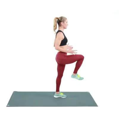 Na obrázku může být lidská osoba Cvičení Sport Sport Cvičení Fitness Obuv Oblečení Obuv Oblečení a Posilovna
