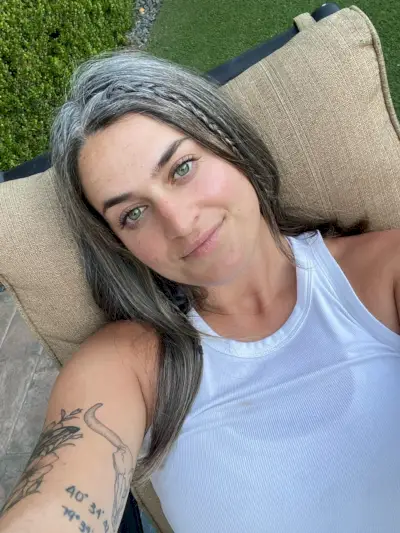 Kuva saattaa sisältää Hair Person Adult Skin ja Tatuointi