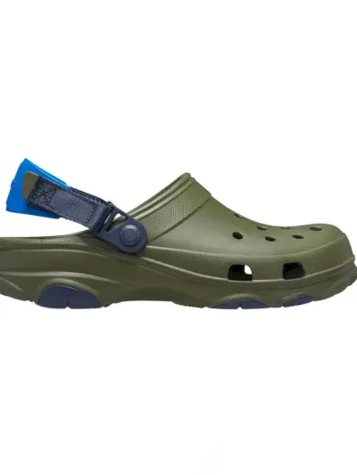 Crocs Classic All-Terrain Clog vo vojenskej zelenej farbe s námorníckym remienkom