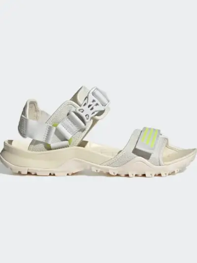 Sandále Adidas Terrex Cyprex Ulta DLX v bielej farbe na svetlosivom podklade