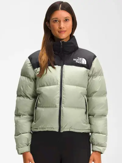 Model na sebe The North Face 1996 Retro Nuptse Jacket v čajovo zelenej farbe