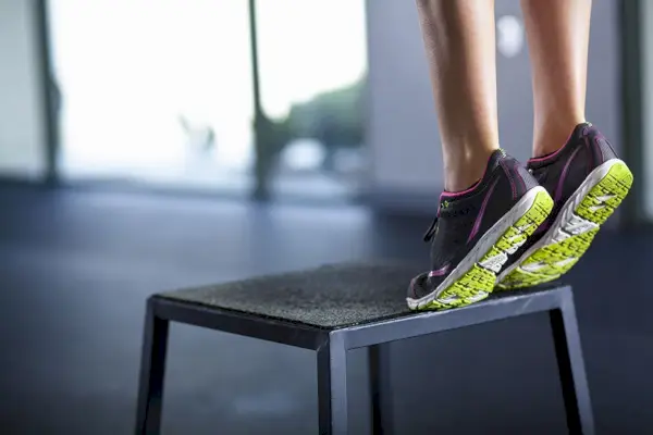 A képen a következők lehetnek: Clothing Apparel Footwear Shoe Human Person Sneaker és Running Shoe