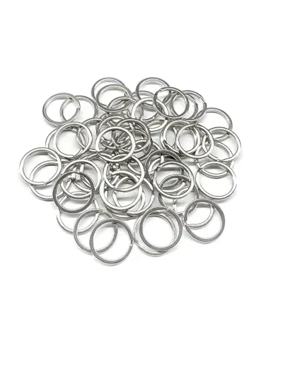 La imagen puede contener: Plata, Accesorios y Joyería