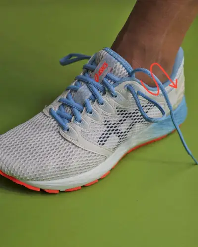 La imagen puede contener ropa Calzado Calzado Ropa Zapatillas para correr y zapatillas de deporte