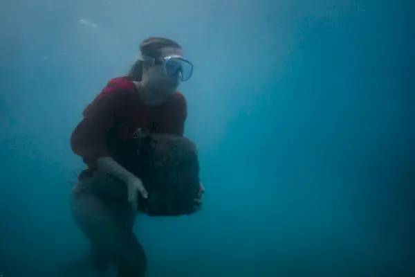 L'immagine può contenere Acqua Persona umana All'aperto Immersioni Subacqueo Sport Sport Avventura Attività ricreative e Natura