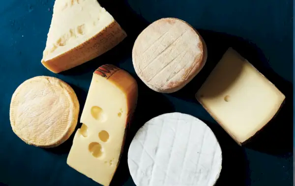 Görüntü Brie Food Yumurta ve Ekmek içerebilir