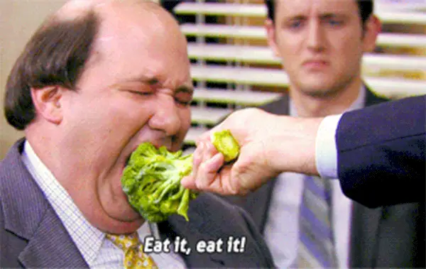 Bilden kan innehålla Zach Woods Human Person Food Eating and Plant