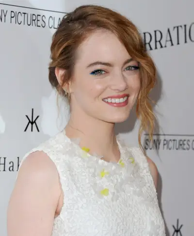 התמונה עשויה להכיל את Emma Stone Human Person Fashion ובכורה