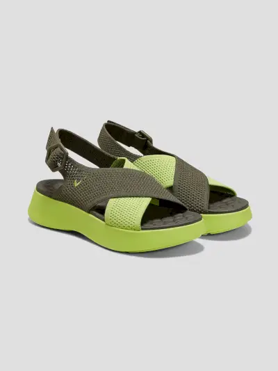 AdaptAll Kiara Sport Sandal باللون الأخضر الداكن والأخضر الليموني على خلفية رمادية داكنة