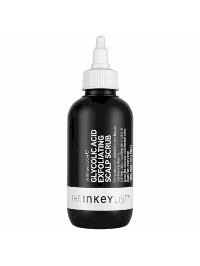 Exfoliante para el cuero cabelludo con ácido glicólico en una botella negra de marca con tapa blanca sobre fondo blanco