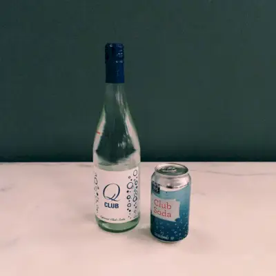 이미지에는 음료, 술, 사케 음료 및 맥주가 포함되어 있을 수 있습니다.