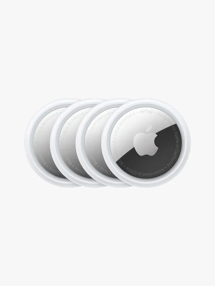 Apple AirTag (4-Pack) dalam komponen bermerek dengan latar belakang abu-abu terang