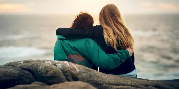 7 věcí, které je třeba říci, když přítelův milovaný zemře sebevraždou (a 3, kterým se vyhnout)