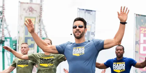 Fondatorul P90X Tony Horton dezvăluie că a fost diagnosticat cu sindromul Ramsay Hunt