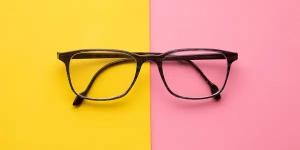 Hier erfahren Sie, warum Sie von einer neuen Brille Kopfschmerzen bekommen könnten