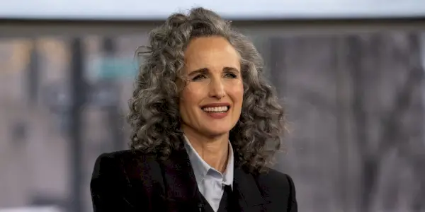 Andie MacDowell is gewoon niet geïnteresseerd om er jonger uit te zien