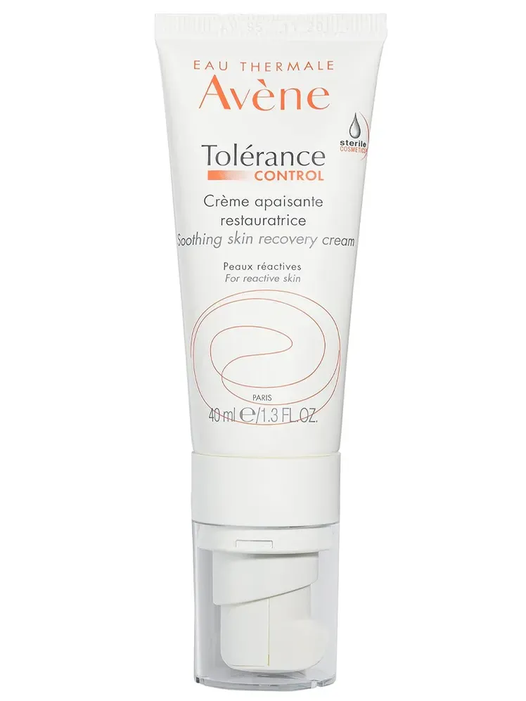 Avène Tolerance Control pomirjujoča krema za obnovo kože v tubi z blagovno znamko na belem ozadju