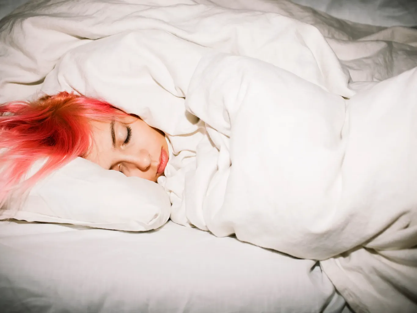 Чи сон на боці викликає асиметрію обличчя?