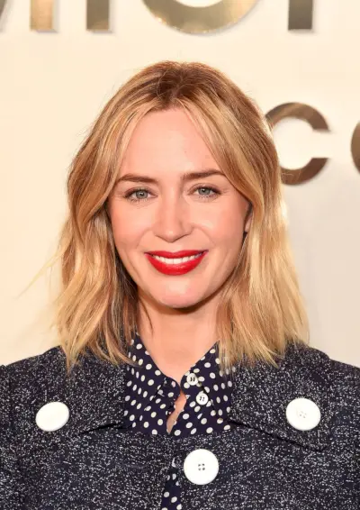 Emily Blunt è bellissima da bionda