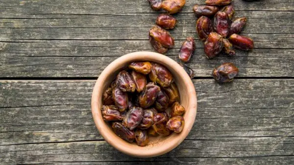 Daha Hızlı, Daha Kolay Doğum İçin Hurma Tarifleri