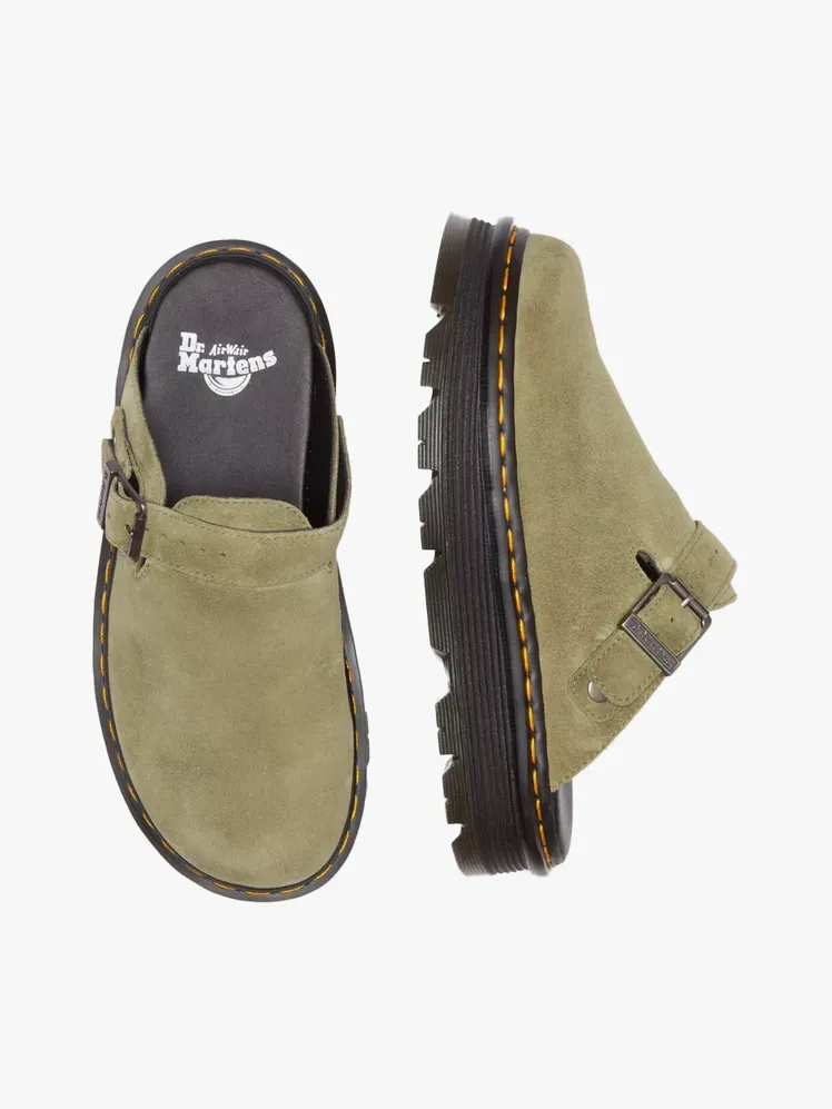 Zezag Suede Slingback Platform Mule v jemně zelené černé a stříbrné barvě na světle šedém pozadí