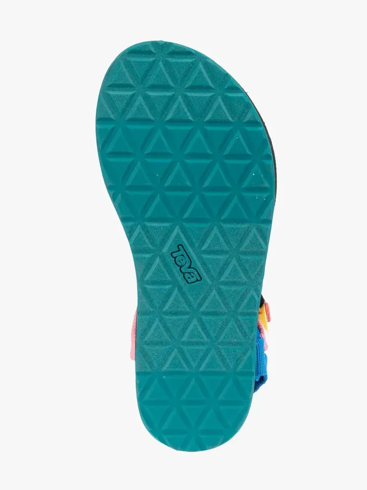 Açık gri arka plan üzerinde çok renkli bileşenli Teva Original Universal Sandal