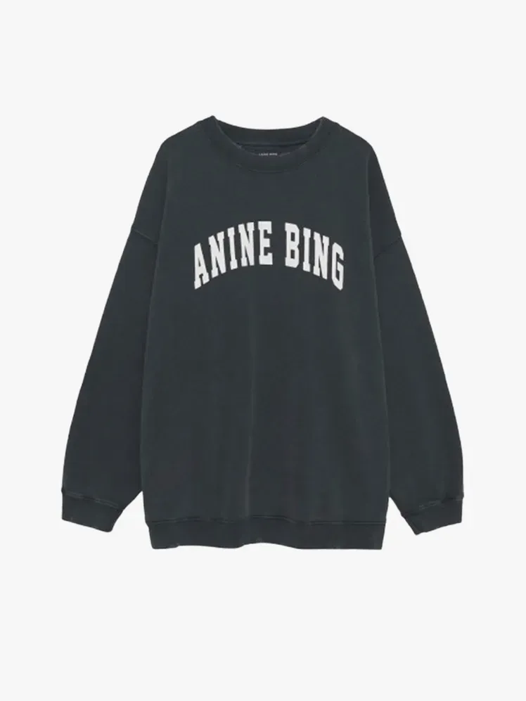 Billedet indeholder sandsynligvis: Tøj Strik Sweatshirt Langærmet og hættetrøje