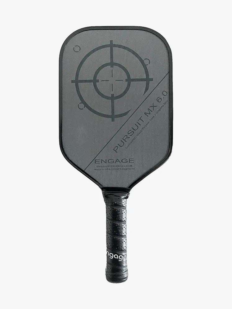 Remo Pursuit MX 6.0 en color negro y gris con la marca sobre fondo gris claro