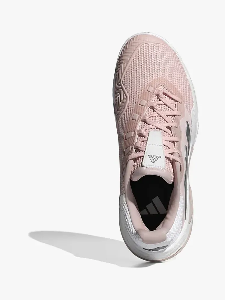 Açık gri arka planda markalı bileşenli Adidas Barricade 13 Tenis Ayakkabısı