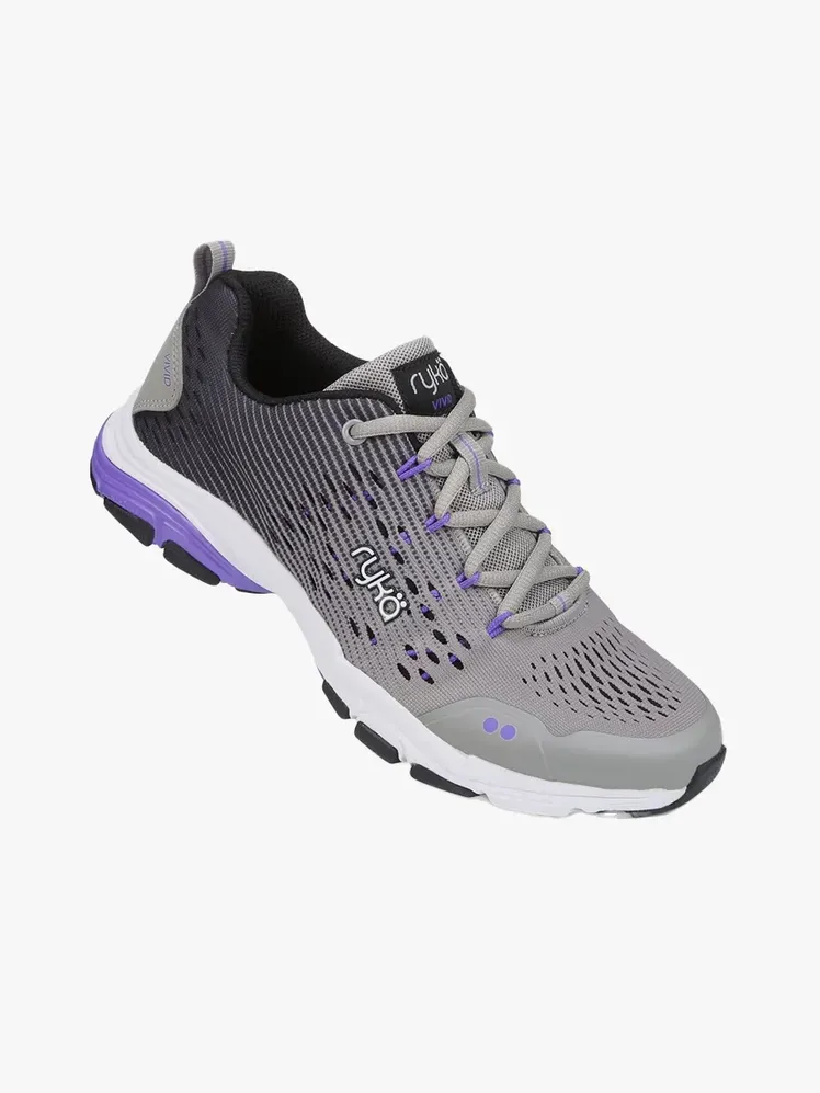 ਹਲਕੇ ਸਲੇਟੀ ਬੈਕਗ੍ਰਾਊਂਡ 