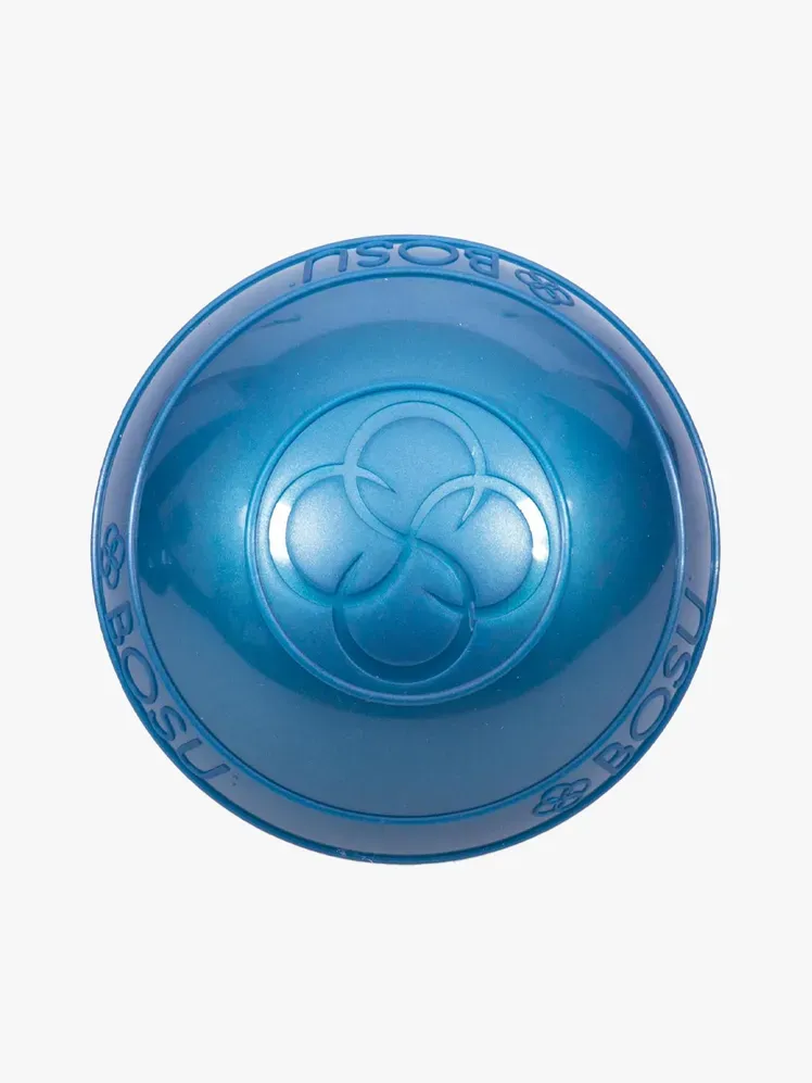 BOSU Balance Pods v značkovom komponente na svetlosivom podklade