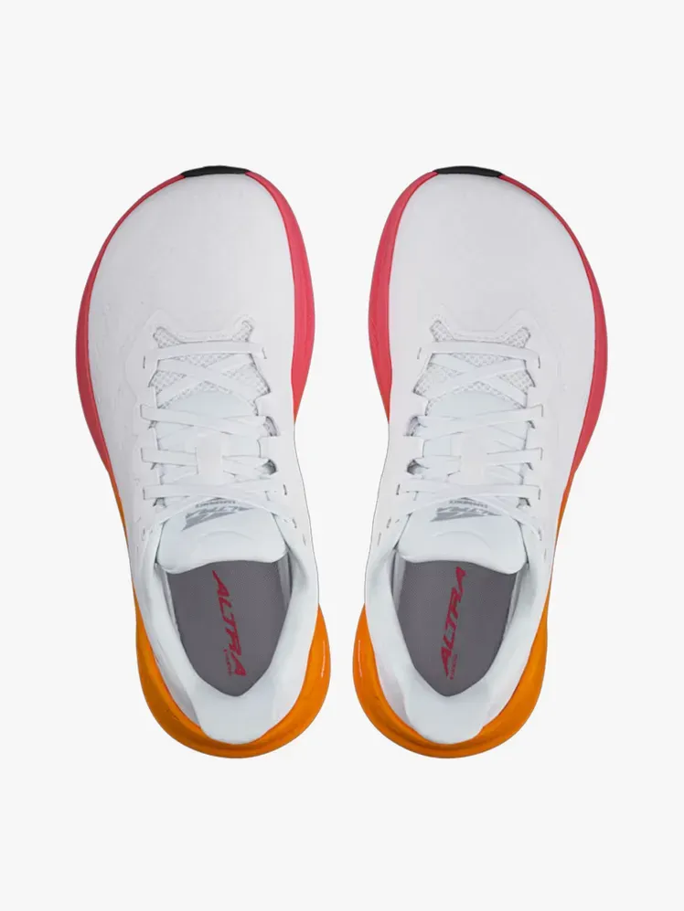 Altra Experience Flow 2 en componente de marca sobre un fondo gris claro