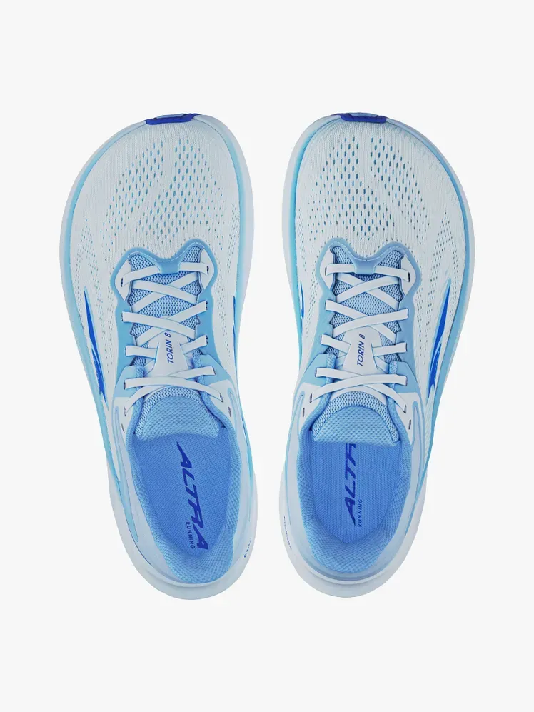 אלטרה טורין 8 ברכיב ממותג על רקע אפור בהיר