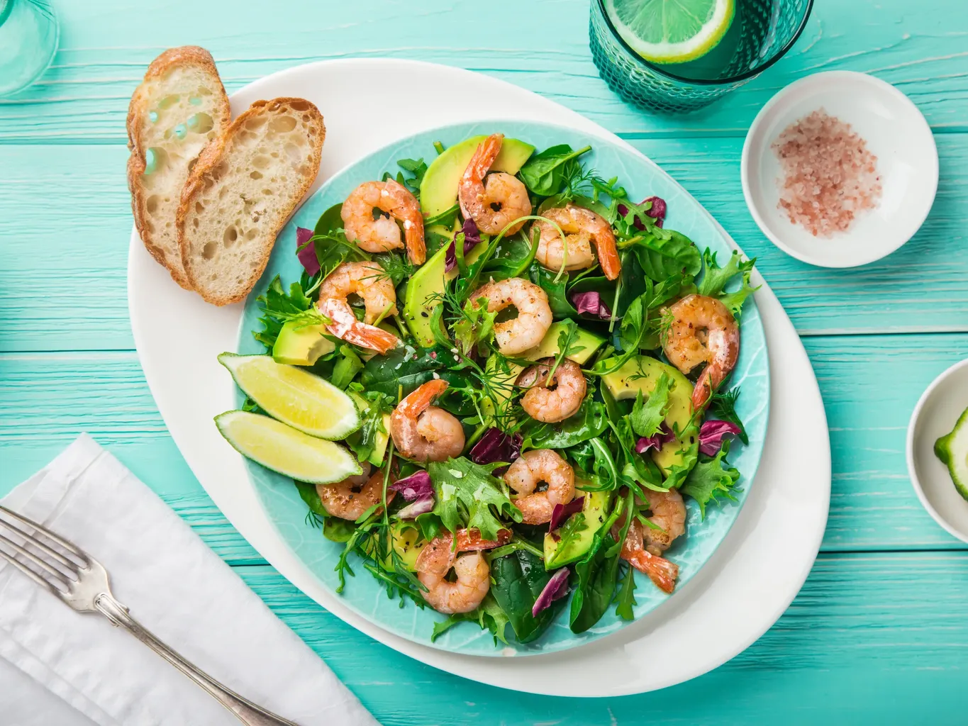 7 kombinationer som lägger till minst 15 gram protein till sallader i påsar, enligt dietister