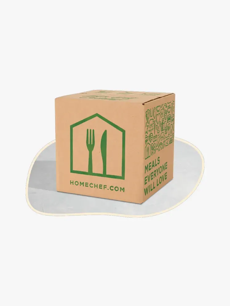 हल्के भूरे रंग की पृष्ठभूमि पर ब्रांडेड घटक में होम शेफ