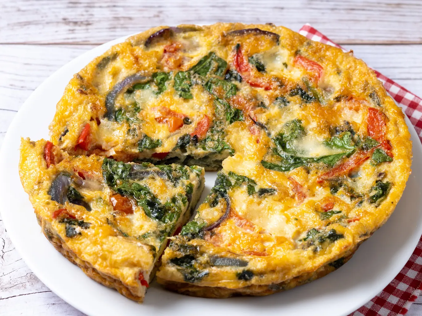 Diese proteinreiche Frittata ohne Hacken macht die Zubereitung von Frühstücksmahlzeiten lächerlich einfach