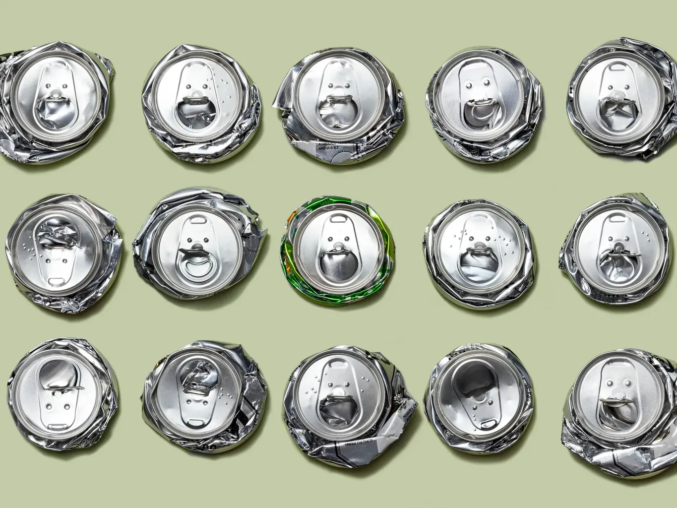 Bazı Santigrat Enerji İçeceği Kutuları, Geri Çağırma Başına Yanlışlıkla Votka İçerebilir