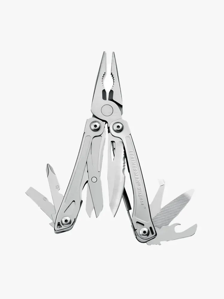Leatherman Wingman Multitool in Markenkomponente auf hellgrauem Hintergrund