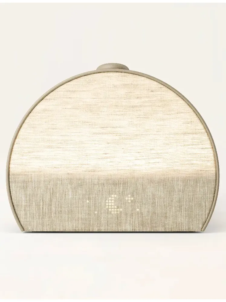 Hatch Restore 3 sobre fondo beige