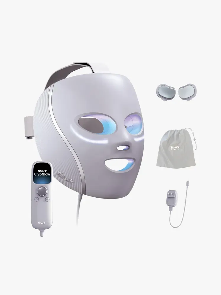 Shark CryoGlow en componente de marca sobre fondo gris claro