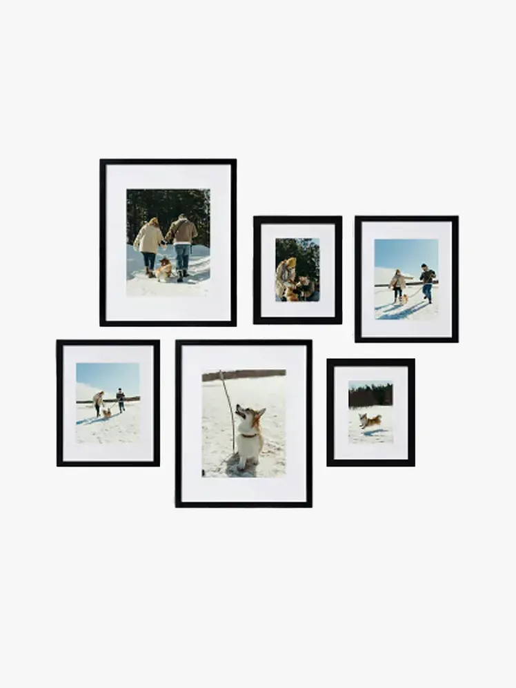 Frameología en múltiples componentes enmarcados sobre un fondo gris claro