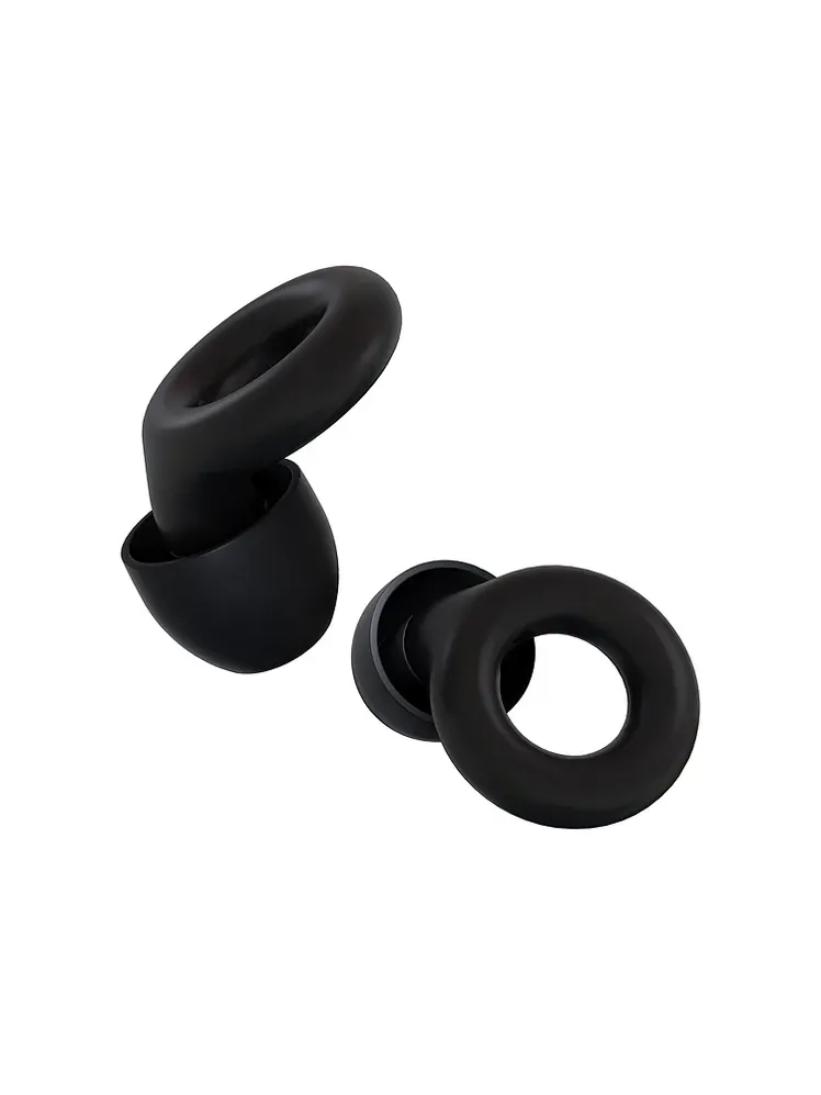 Experimente tapones para los oídos en negro sobre fondo blanco.