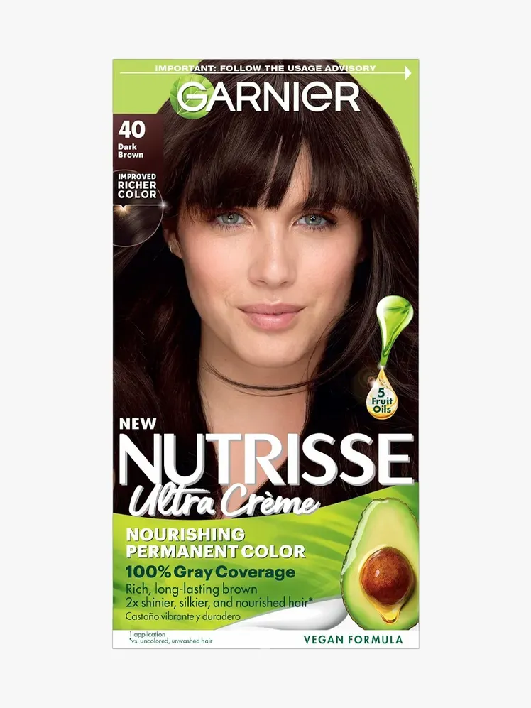 Garnier Nutrisse Nourishing Color Crème في مكون ذو علامة تجارية على خلفية رمادية فاتحة