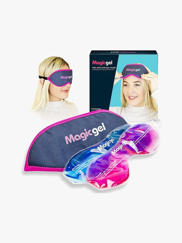 Eye Mask Cold Pack ข้างบรรจุภัณฑ์กล่องแบรนด์บนสีชมพูและน้ำเงินบนพื้นหลังสีเทาอ่อน