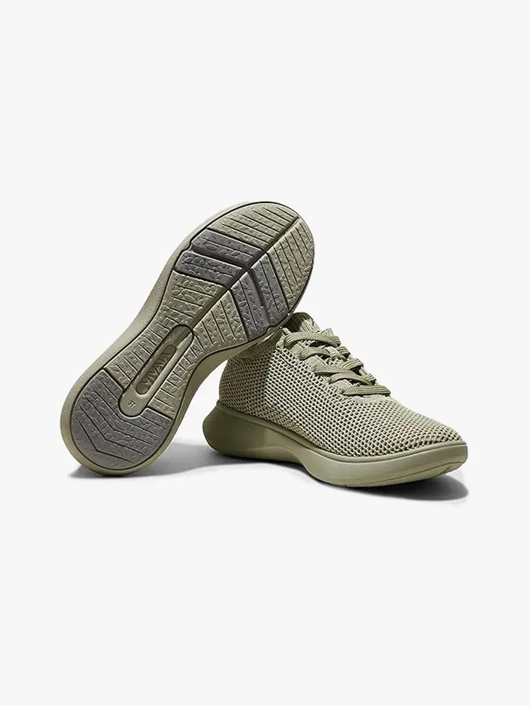 Vivaia Urban v blagovni znamki na svetlo sivem ozadju