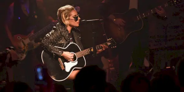 האלבום החדש של ליידי גאגא 'Joanne' הוא מחווה לדודה