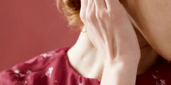Dermatologové nám přesně řeknou, jak se zbavit hickey