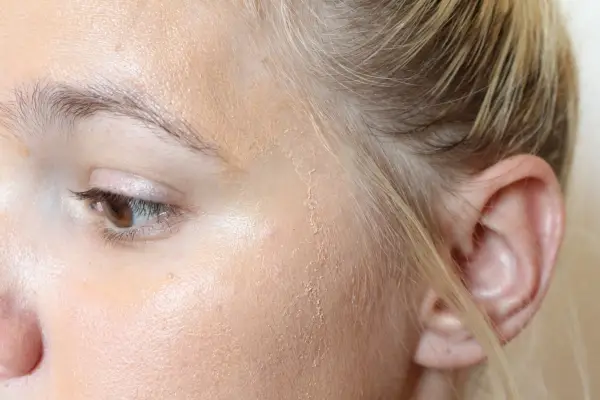 Na obrázku může být Skin Human Person Face and Contact Lens