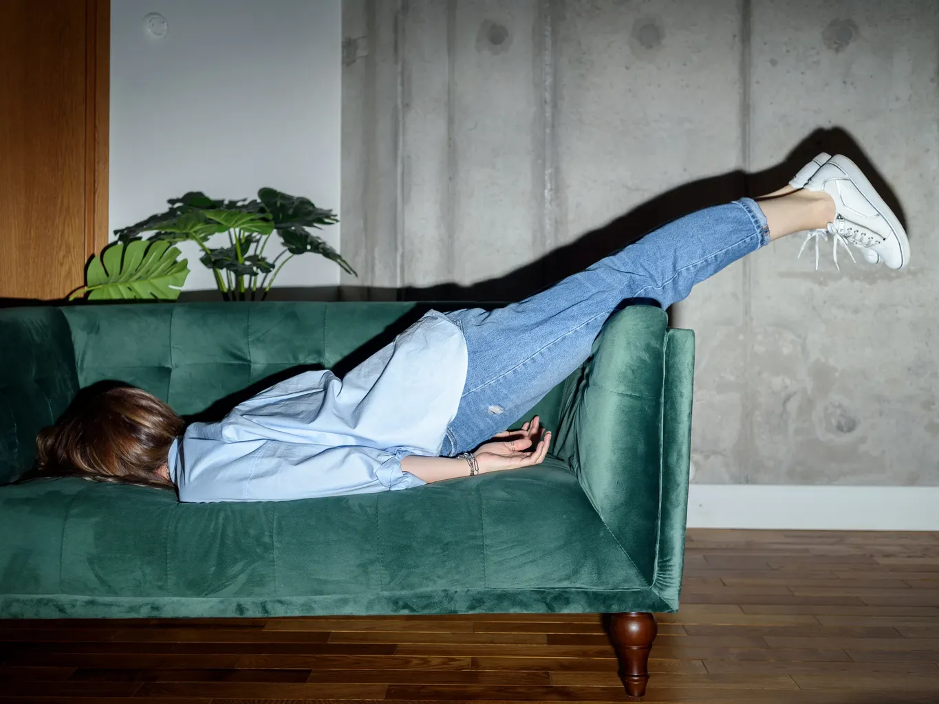 खाने के बाद मुझे इतनी नींद क्यों आती है—और इसके बजाय मैं अपनी ऊर्जा कैसे बढ़ा सकता हूँ?