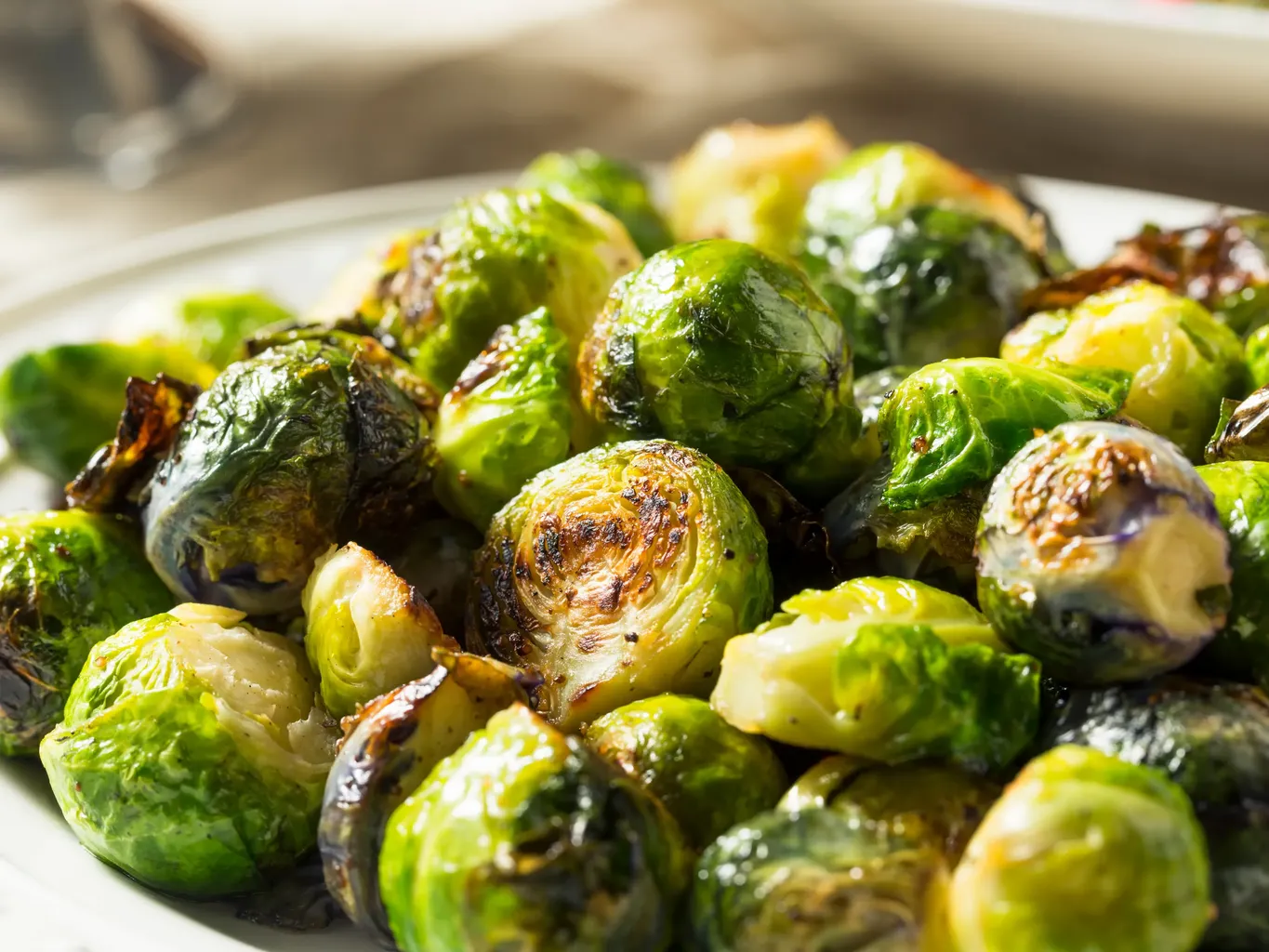 11 ਉੱਚ-ਫਾਈਬਰ ਸਬਜ਼ੀਆਂ ਕਿਸੇ ਵੀ ਪਾਸੇ ਜਾਂ ਸਲਾਦ ਨੂੰ ਹੋਰ ਵੀ ਸੰਤੁਸ਼ਟੀਜਨਕ ਬਣਾਉਣ ਲਈ